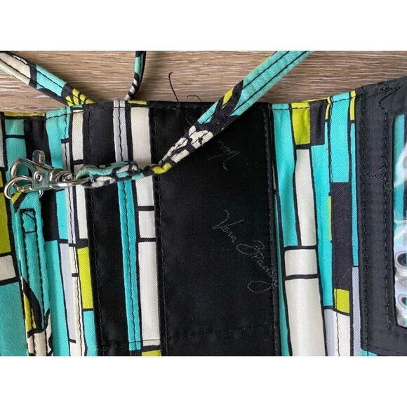 Vera Bradley Floral Wallet Crosbody - Picture 4 of 8